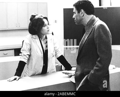 SIMON (1980) MADELINE KAHN, ALAN ARKIN SMN 002 Stock Photo - Alamy