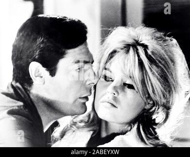 1962, Film Title: VERY PRIVATE AFFAIR, Director: LOUIS MALLE, Pictured:  BRIGITTE BARDOT, LOUIS MALLE. (Credit Image: SNAP Stock Photo - Alamy