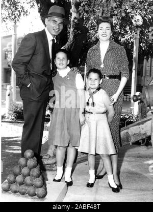 Jeff Chandler and his wife, Marjorie Hoshelle, with daughter, Jamie ...