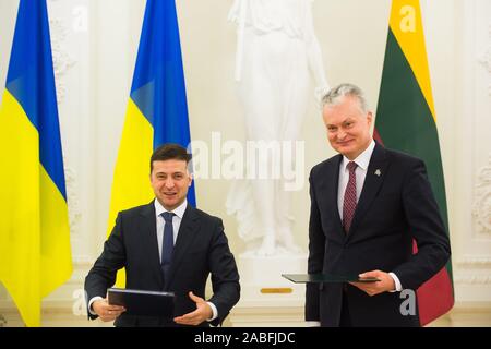 2019 11 27. Vilnius, Lithuania.  President Gitanas Nausėda met with President Volodymyr Zelensky of Ukraine. Stock Photo