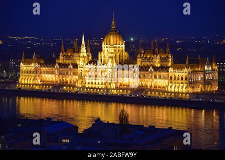 Twilight view from Fisherman's Bastion, looking across the River Danube, of the Hungarian Parliament Building, Budapest, Hungary, Europe. Stock Photo