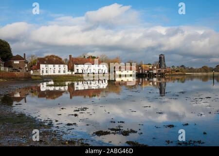 Langstone harbour with The Royal Oak pub, Langstone, Havant, Hampshire, England, United Kingdom, Europe Stock Photo