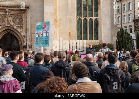 Cambridge, UK. 27th November, 2019. Billy Bragg performs a short set in support of the University / UCU staff strike over pensions and pay outside Great St Mary's Church. CamNews / Alamy Live News
