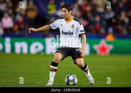 Mestalla, Valencia, Spain. 27th Nov, 2019. UEFA Champions League Footballl, Valencia versus Chelsea; Kangin Lee brings the ball forward - Editorial Use Credit: Action Plus Sports/Alamy Live News Stock Photo