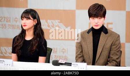 Ahn Jae-Hyun and Oh Yeon-Seo, Nov 27, 2019 : South Korean cast members Ahn Jae-Hyun (R) and Oh Yeon-Seo attend a press conference for MBC's new drama, 'Love With Flaws' in Seoul, South Korea. Credit: Lee Jae-Won/AFLO/Alamy Live News Stock Photo