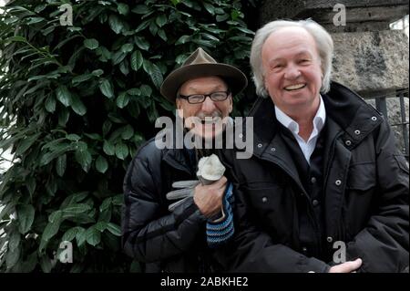 The actor Franz Xaver Kroetz (left) and the director and scriptwriter Franz Xaver Bogner in Munich. Kroetz plays lawyer Max Althammer in the ZDF series 'Über Land' written by Bogner. [automated translation] Stock Photo