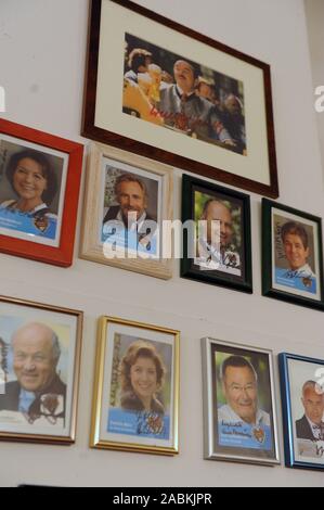 Pictures of prominent guests in the traditional Munich restaurant 'Beim Sedlmayr' in Westenriederstraße 14 at Viktualienmarkt. [automated translation] Stock Photo