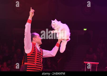 Cat trainer Vlad Olander at the anniversary show of Circus Krone in Munich. [automated translation] Stock Photo
