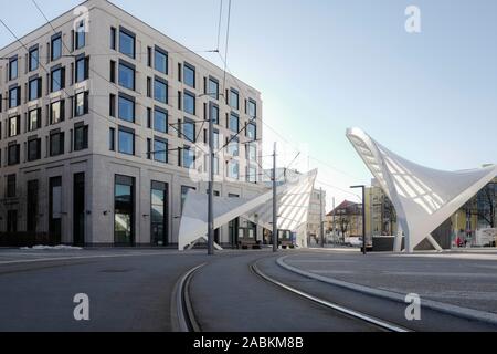 The tram stop 'Schwabinger Tor' at Leopoldstraße 190 with a roof construction by Munich architects Felix Fischer Architekten. [automated translation] Stock Photo