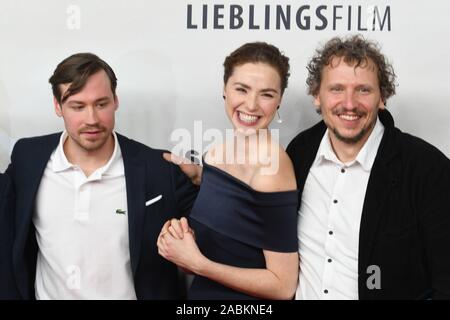 Director Markus H. Rosenmüller (r.) and the leading actors David Kross and Freya Mavor at the film premiere of 'Trautmann' at Munich's Malthäserkino. [automated translation] Stock Photo