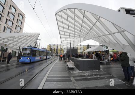 Opening of the tram stop 'Schwabinger Tor' at Leopoldstraße 190 with a roof construction by Munich architects Felix Fischer Architekten. [automated translation] Stock Photo