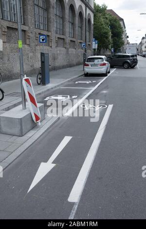 New parking spaces and parking markings in Amalienstraße. Here are new parking spaces in front of a charging station. [automated translation] Stock Photo