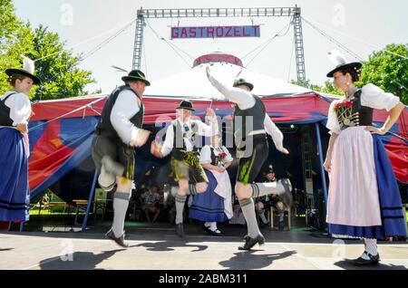 Folk dance with the Trachtenverein Schmied von Kochel at the district week Sendling-Obersendling. [automated translation] Stock Photo