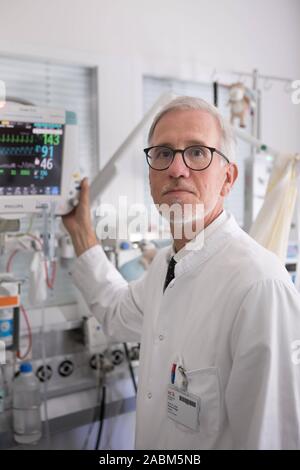 Chief Physician of the Clinic for Neonatology, Pediatrics and Youth Medicine Prof. Dr. med. Marcus Krüger at the Monitor for Heartbeat at the Harlaching Clinic in Munich. [automated translation] Stock Photo