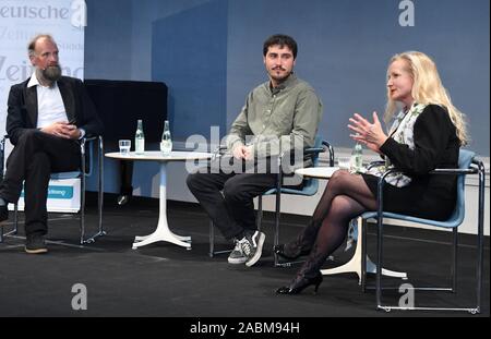 Michael Zirnstein (left) and Susanne Hermanski at the Night of the SZ Authors at the Bavarian Academy of Fine Arts in conversation with Old Utting Captain Daniel Hahn on the topic: 'Munich - our village should become more weird'. [automated translation] Stock Photo