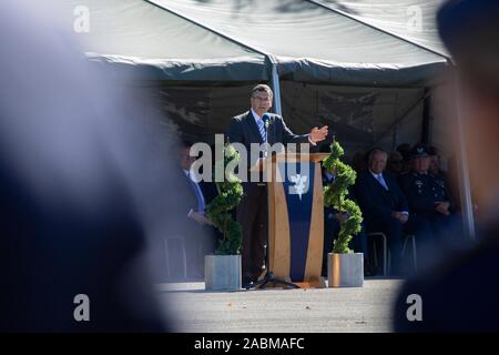 Florian Herrmann, Head of the Bavarian State Chancellery and Minister of State for Federal and European Affairs and Media, addresses the soldiers at the closing roll call of the officers' training course at Fürstenfeldbruck Air Base. [automated translation] Stock Photo