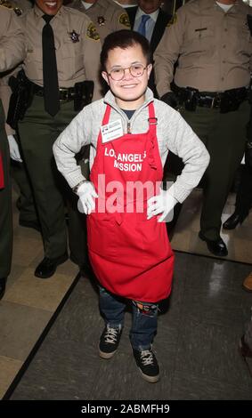 Los Angeles Mission, California, USA. 27th Nov, 2019. LOS ANGELES, CA - NOVEMBER 27: Sam Humphrey, at Los Angeles Mission Thanksgiving For The Homeless at Los Angeles Mission in Los Angeles, California on November 27, 2019. Credit Faye Sadou/MediaPunch Credit: MediaPunch Inc/Alamy Live News Stock Photo