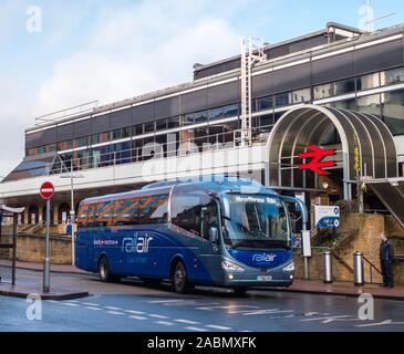 Reading Railway Station, Transport Hub, Rail Air, Reading to Heathrow ...