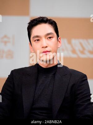 Seoul, South Korea, 27th Nov 2019. Goo Won, Nov 27, 2019 : South Korean actor Goo Won attends a press conference for MBC's new drama, 'Love With Flaws' in Seoul, South Korea. Credit: Lee Jae-Won/AFLO/Alamy Live News Stock Photo