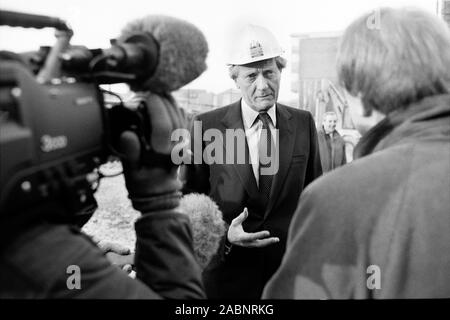 1990 - Michael Heseltine, action for cities (AFC), during Margaret Thatcher's Third Term in government. Leeds GB. AFC aim was to help cities prosper by encouraging enterprise and civic pride. Credit: Garry Clarkson/Alamy Stock Photo
