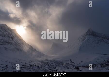 Landschaft im Schneetreiben, Stuor Reaiddavaggi, Norrbotten, Lappland, Schweden, Maerz 2017 Stock Photo