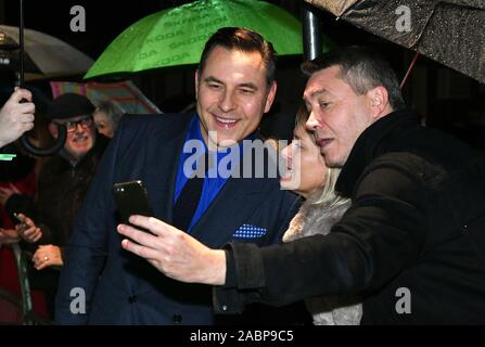 Stratford-upon-Avon, UK. 28th Nov 2019. David Walliams arrives at the opening night of the RSC production of 'The Boy in the Dress' at The Royal Shakespeare Theatre, Stratford-upon-Avon, England, UK. 28 November 2019. Credit: Simon Hadley/Alamy Stock Photo