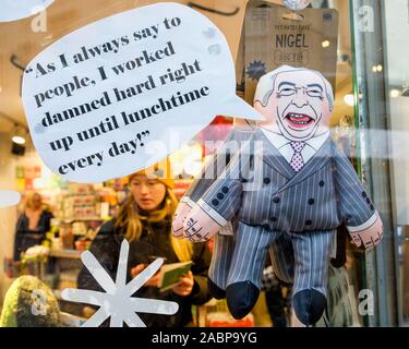 Bath, UK. 28th Nov, 2019. With two weeks to go until the UK General Election a pet toy that looks like the Brexit party leader Nigel Farage is pictured in a shop window in Bath.  Credit: Lynchpics/Alamy Live News Stock Photo