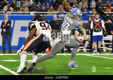 Detroit, Michigan, USA. 28th Nov, 2019. Detroit Lions QB David Blough (10) scrambles away from Chicago Bears LB Leonard Floyd (94) during NFL game between Chicago Bears and Detroit Lions on November 28, 2019 at Ford Field in Detroit, MI (Photo by Allan Dranberg/Cal Sport Media) Credit: Cal Sport Media/Alamy Live News Stock Photo
