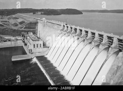 Construction of the Wolf Creek Dam Power Plant nears completion in Jamestown, Ky., July 7, 1951.  The U.S. Army Corps of Engineers Nashville District constructed the dam on the Cumberland River forming Lake Cumberland. Stock Photo