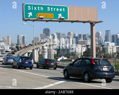 Busy traffic on Interstate highway 280, exit Sixth Street in San Francisco, California, USA Stock Photo