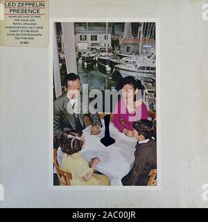 Vintage vinilo discográfico - Led Zeppelin - II - D - US - 1969 02  Fotografía de stock - Alamy
