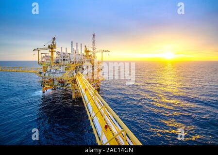 Large offshore drilling oil rig plant in the gulf Stock Photo