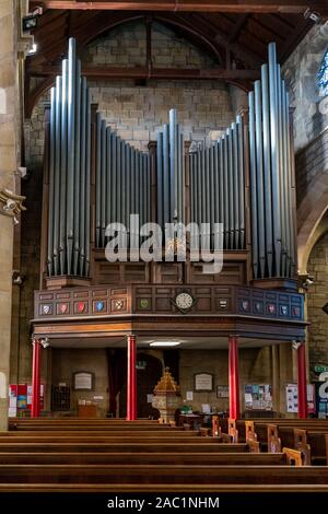 EAST GRINSTEAD, WEST SUSSEX/UK - NOVEMBER 29 : Organ in St Swithun's Church in East Grinstead West Sussex on November 29, 2019 Stock Photo