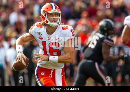 Columbia, SC, USA. 30th Nov, 2019. Clemson Tigers quarterback Trevor Lawrence (16) looks to throw in the NCAA matchup at Williams-Brice Stadium in Columbia, SC. (Scott Kinser/Cal Sport Media). Credit: csm/Alamy Live News Stock Photo