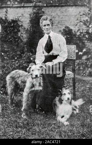 EDITH CAVELL (1865-1915) British nurse executed in Belgium. Photo: Bain News Service. Stock Photo