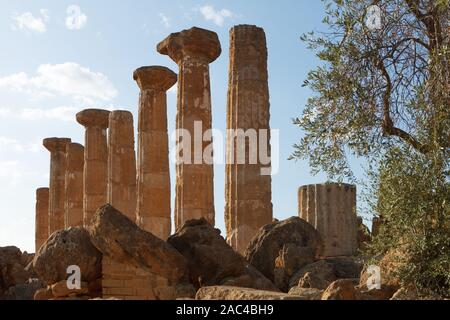 Temple of Heracles (Hercules) in valley of the Temples (Valle dei Templi) in Agrigento (Akragas). Sicily, Italy Stock Photo