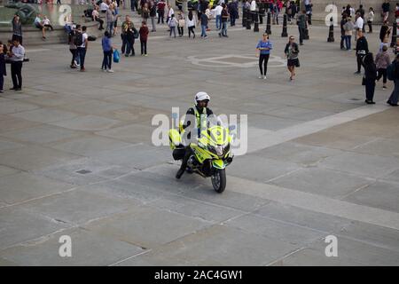 30 August 2018 - London, UK: Paramedic on motorbike in Trafalgar Square Stock Photo