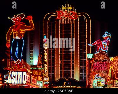 Downtown Las Vegas bei Nacht Stock Photo