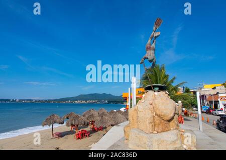 El Buzo, Pearl Diver Statue, Bucerias, Banderas Bay, Riviera Nayarit, Nayarit, Mexico Stock Photo