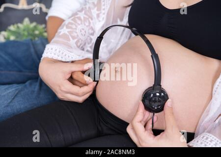 1,268 Headphones For Pregnant Belly Stock Photos, High-Res Pictures, and  Images - Getty Images