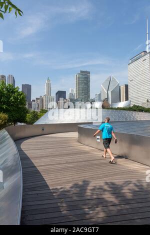 BP Pedestrian Bridge, Grant Park, The Loop, Chicago, Illinois, USA Stock Photo