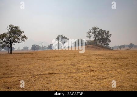 Capertee valley near Blue mountains in summer, bush fore smoke across the valley, new south wales,Australia Stock Photo