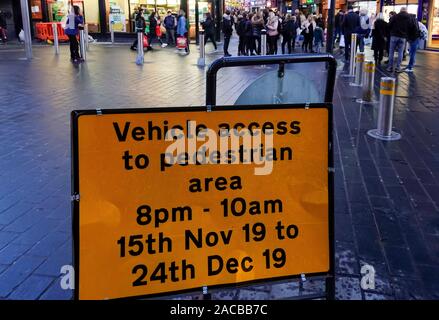A warning sign for vehicles in a pedestrian area in Liverpool Stock Photo