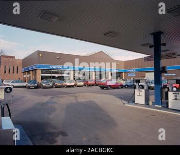 Volvo Car dealership, in Wakefield, in 1988, West Yorkshire, Northern England, UK Stock Photo