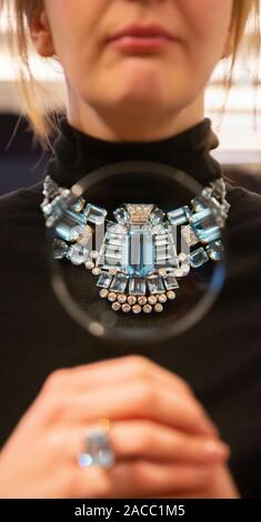 Bonhams, London, UK. 2nd December 2019. Bonhams London Jewels sale preview. Image: An Art Deco aquamarine and diamond necklace by Cartier, circa 1940. Estimate: £100,000-150,000. Credit: Malcolm Park/Alamy Live News. Stock Photo