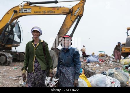 Piranha garbage dump site at Ahmedabad, Gujarat, India Stock Photo