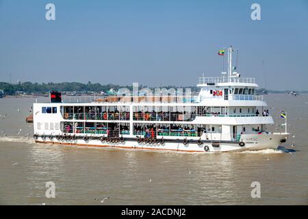 The Yangon To Dalah (Dala) Ferry, Yangon, Myanmar. Stock Photo