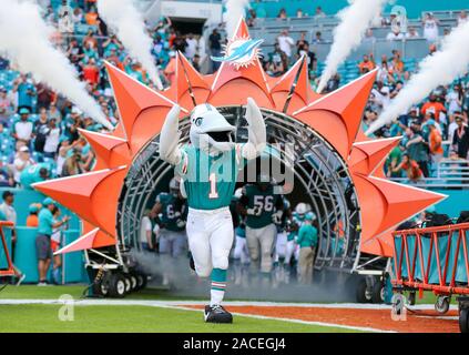 Miami. FL USA; Miami Dolphins mascot T.D. and Santa Claus cheer on the fans  prior to an NFL game against the Green Bay Packers at the Hard Rock  Stadium, Sunday, December 25