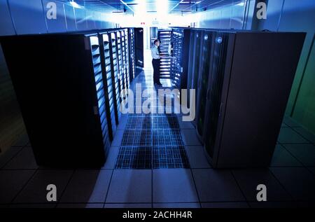 Laser Megajoule supercomputer. These processors are part of the TERA-10 supercomputer, used to process results and simulations related to the Laser Me Stock Photo