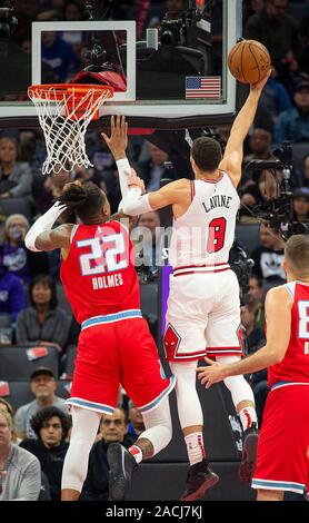 Sacramento, CA, USA. 2nd Dec, 2019. Chicago Bulls guard Zach LaVine (8) drives past Sacramento Kings forward Richaun Holmes (22) for a basket during a game at Golden 1 Center on Monday, December 2, 2019 in Sacramento. Credit: Paul Kitagaki Jr./ZUMA Wire/Alamy Live News Stock Photo